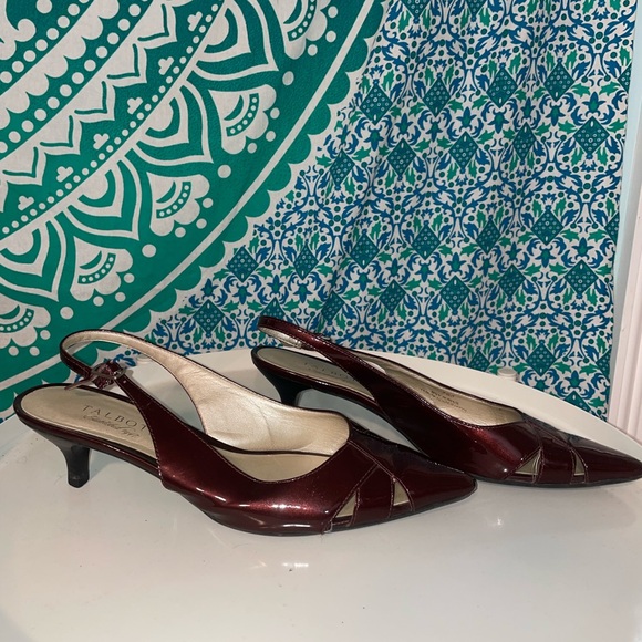 Talbot’s slingback maroon kitten adjustable heels 7.5 - Picture 2 of 7